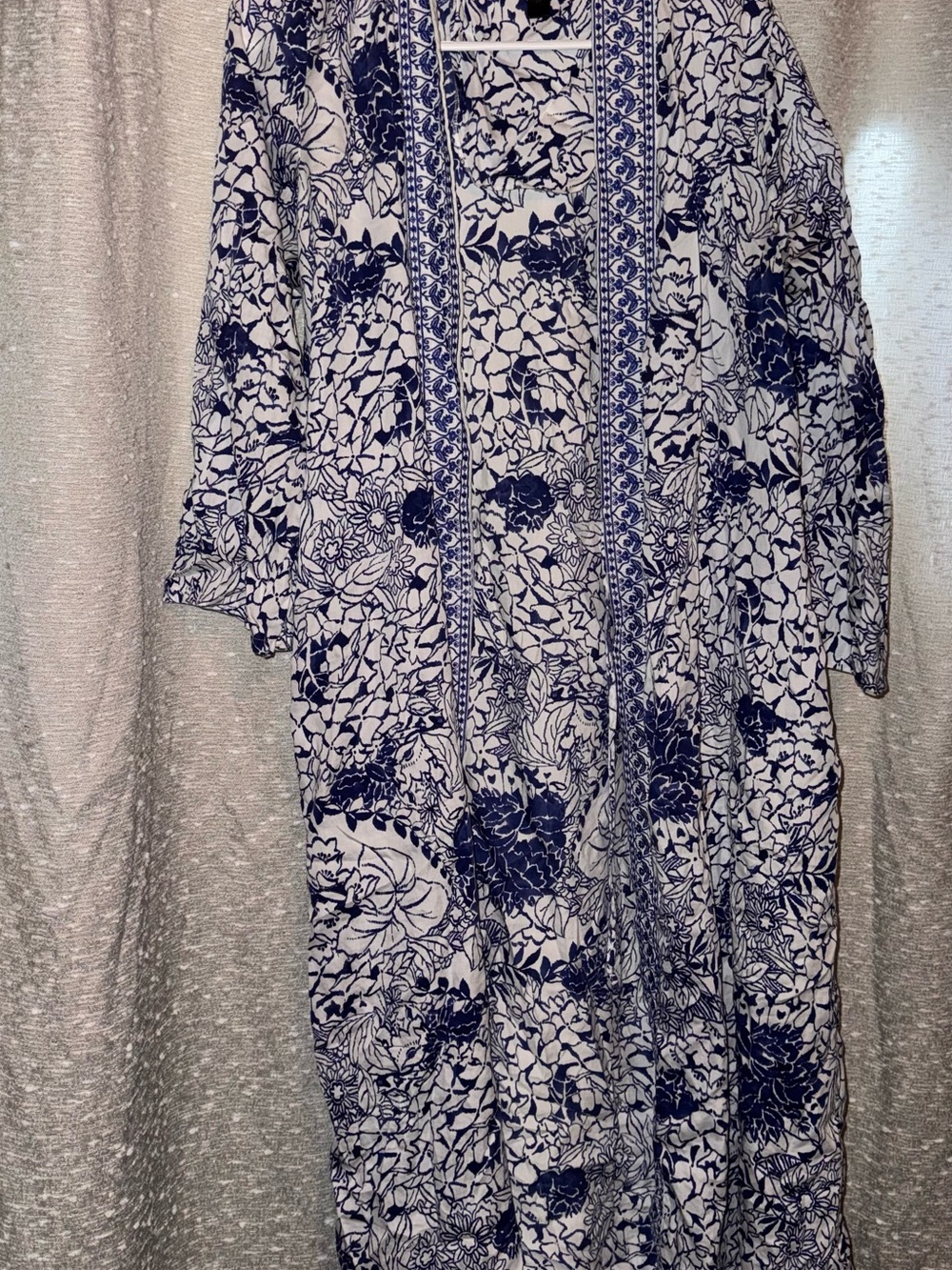 Blue and White Floral Robe - Elegant Women's Kimono - Picture 1 of 8